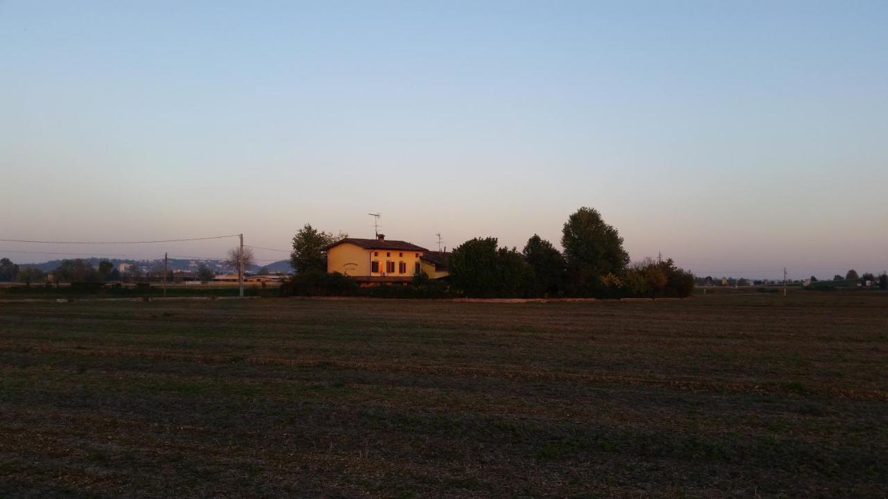 卡斯蒂廖内德莱斯蒂维耶雷La Cascina Di Alice住宿加早餐旅馆 外观 照片